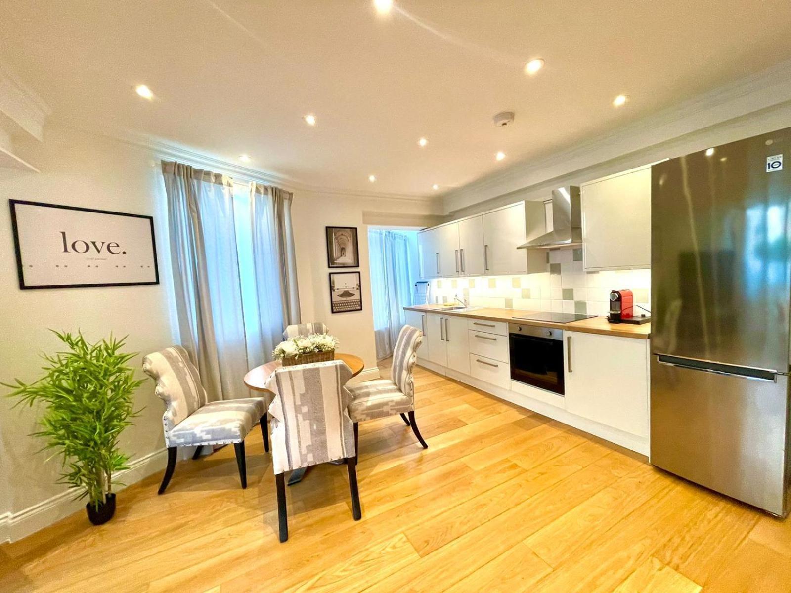 Private 2 Bedrooms Flat In Knightsbridge * Londres